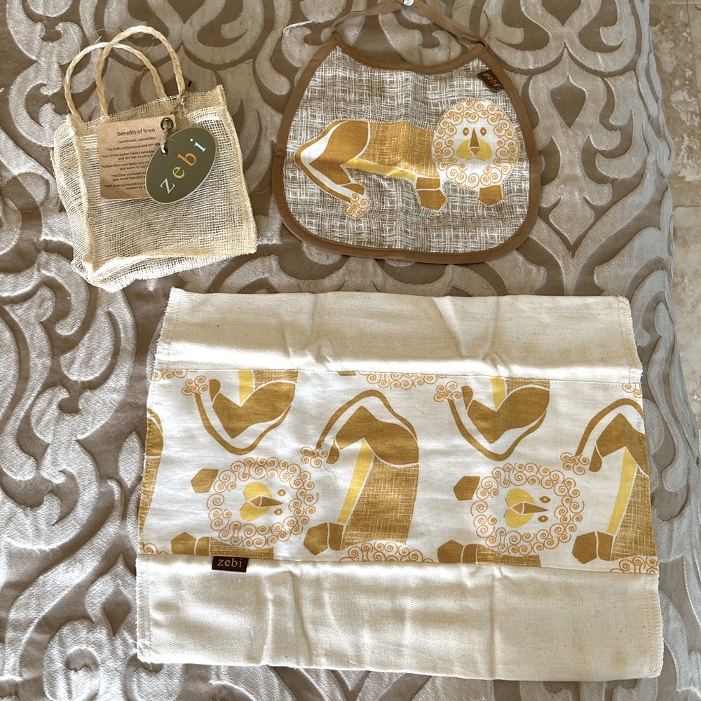 Organic linen Baby Bib and Burp Cloth in mesh gift bag-Lion
